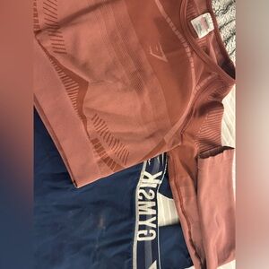 Leggings and shirt crop top xs